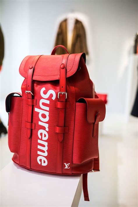 louis vuitton supreme sac|louis vuitton x supreme cartera.